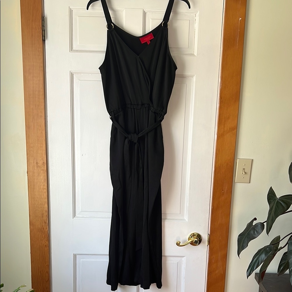 Jennifer Lopez Black Sleeveless Jumpsuit with Pockets for Cocktail Nights